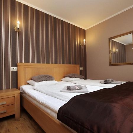 Guest House Romantika Panzio غيولا المظهر الخارجي الصورة