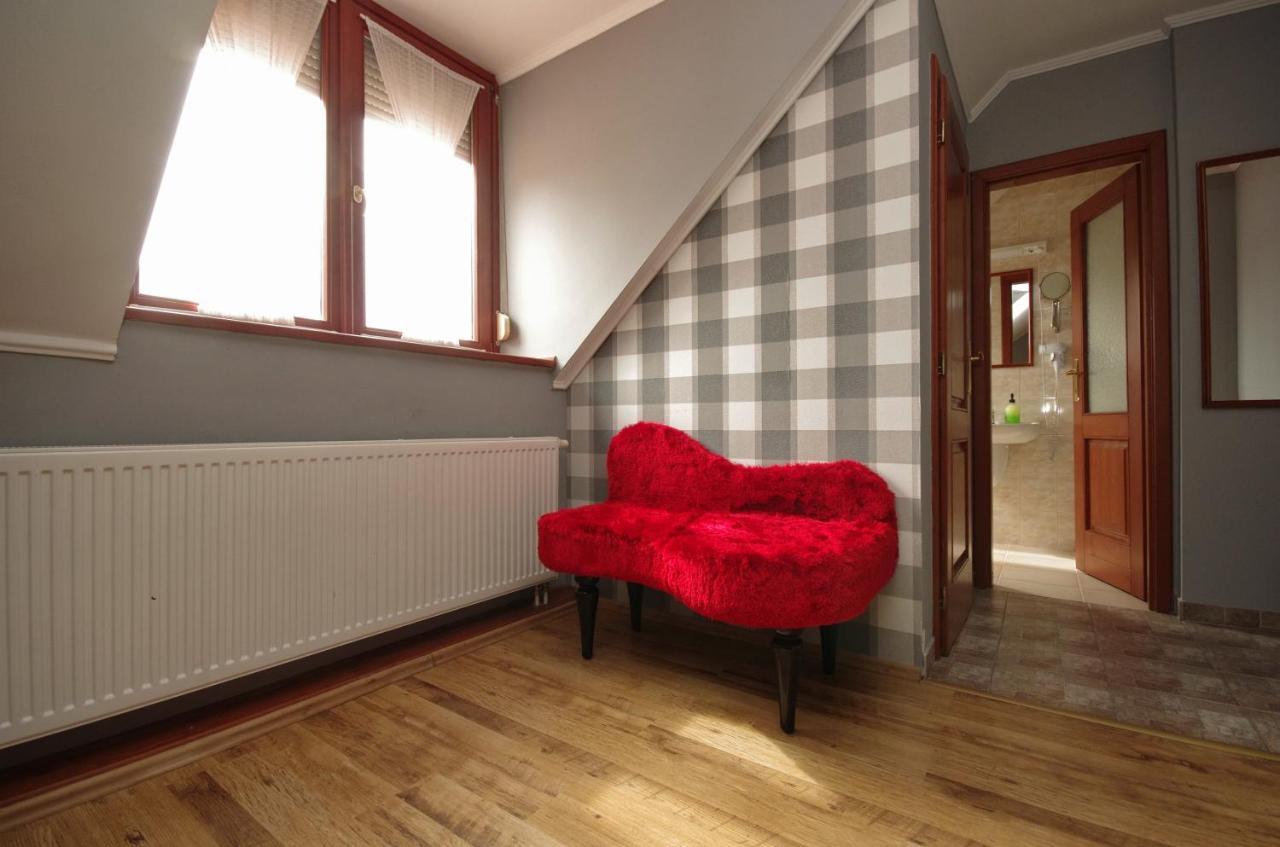 Guest House Romantika Panzio غيولا المظهر الخارجي الصورة