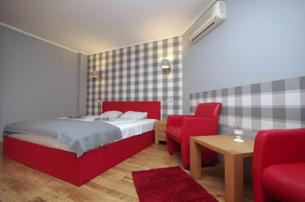 Guest House Romantika Panzio غيولا المظهر الخارجي الصورة