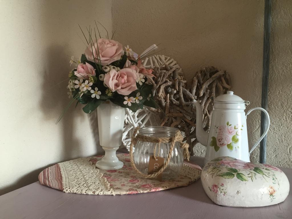 Guest House Romantika Panzio غيولا المظهر الخارجي الصورة