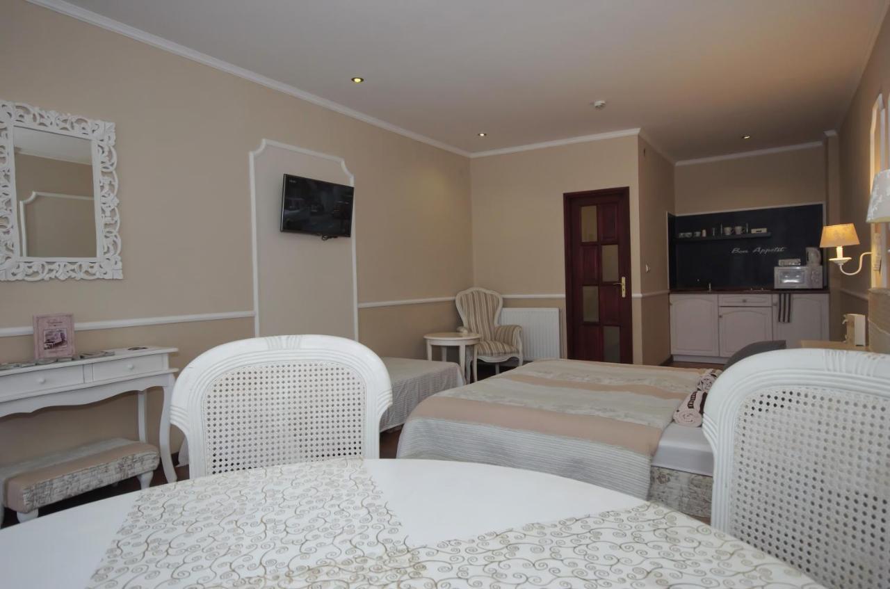 Guest House Romantika Panzio غيولا المظهر الخارجي الصورة